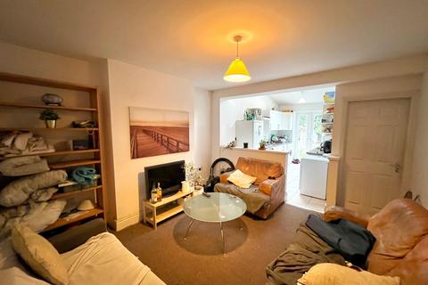 5 bedroom semi-detached house to rent, Hatherley Road, Manchester, M20