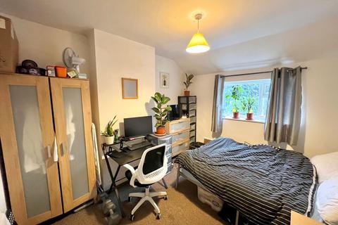 5 bedroom semi-detached house to rent, Hatherley Road, Manchester, M20
