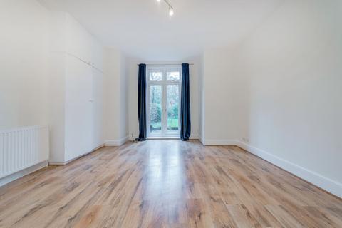 1 bedroom flat to rent, Crossfield Road, Belsize Park, NW3