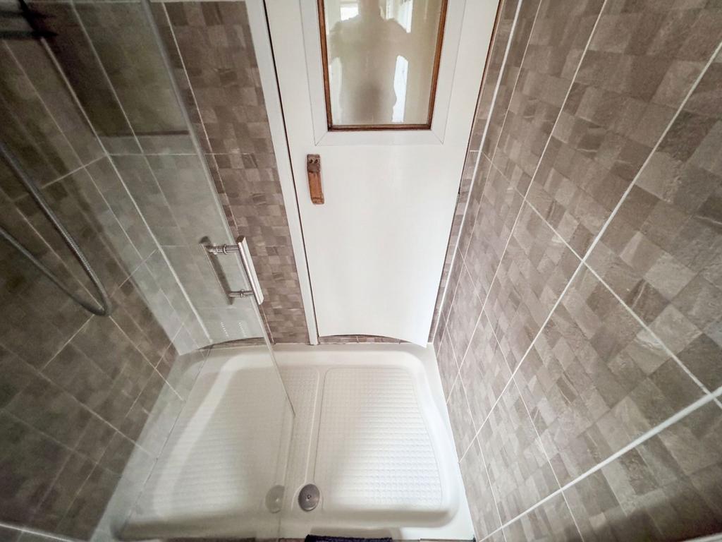 Shower Master Bedroom