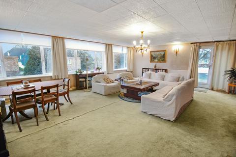 3 bedroom townhouse for sale, Conifer Close, Surrey, Reigate, Surrey, RH2 9NN