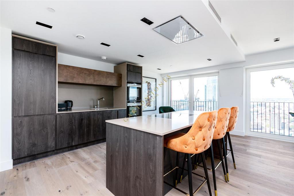 Kitchen (3).jpg