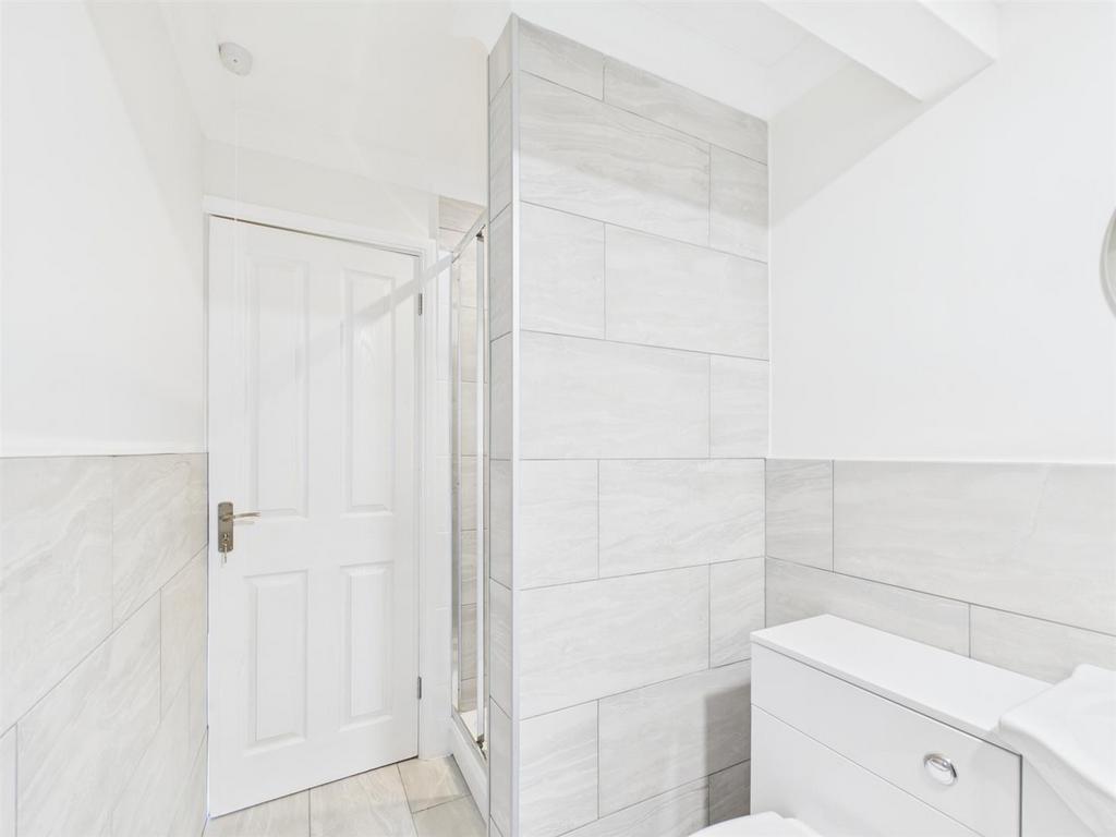 Bathroom Shower.jpg