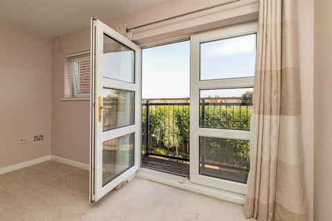 2 bedroom apartment to rent, Wharf Road, Sale