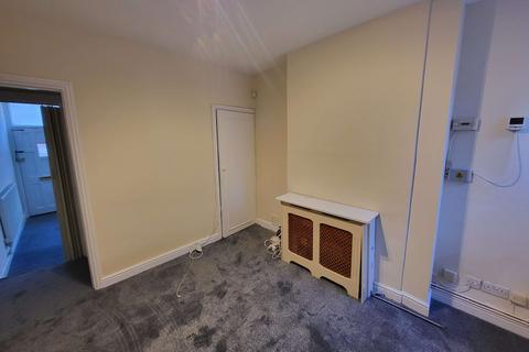 undefined, Luton LU2