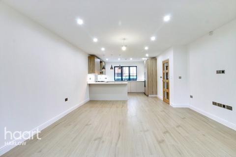 4 bedroom detached house for sale, Barnmead, Bishops Stortford