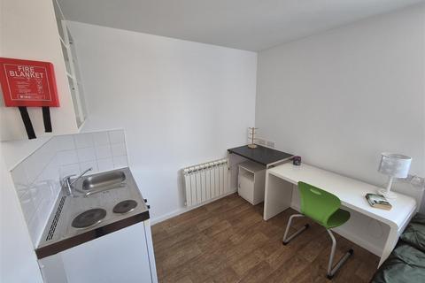 undefined, BOURNEMOUTH STUDIOS, BILLS INCLUDED