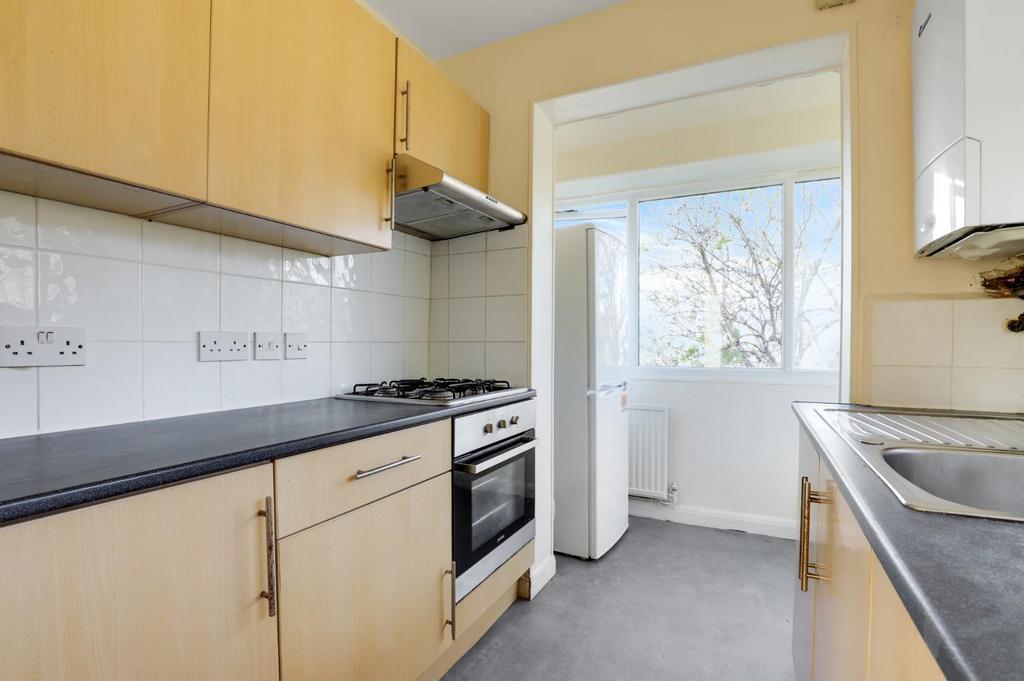 05-0d08 JHProp World - 142 Moremead Road - 31.jpg