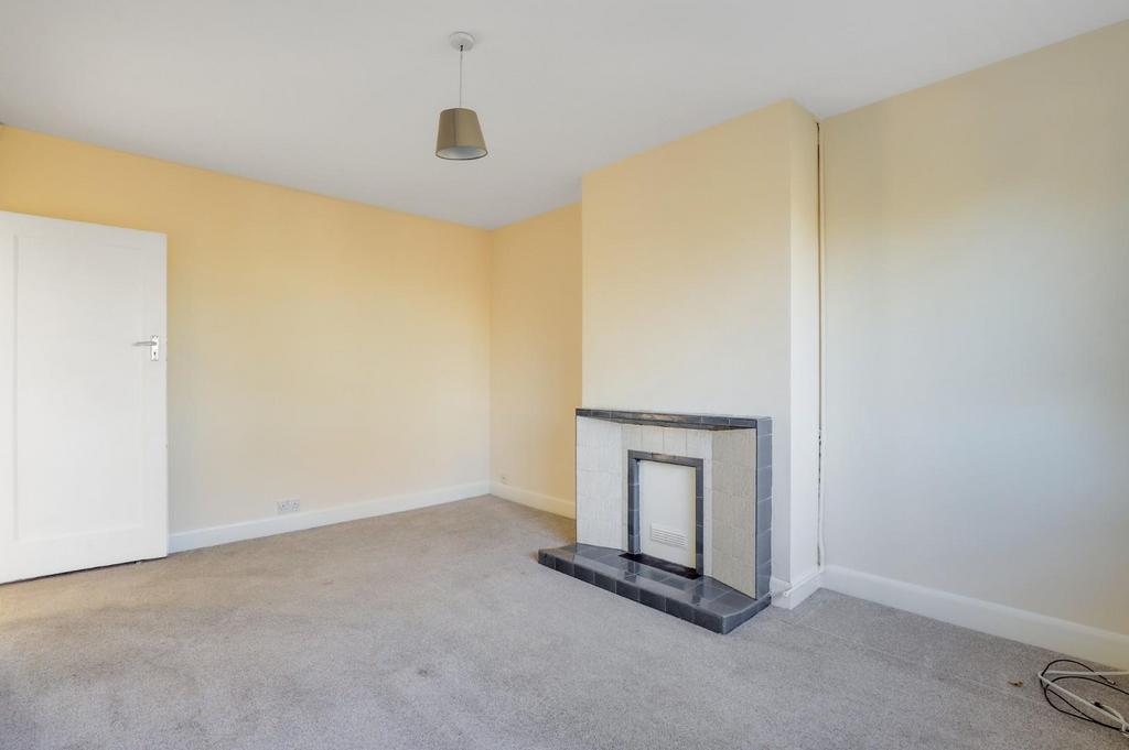 03-bd99 JHProp World - 142 Moremead Road - 25.jpg