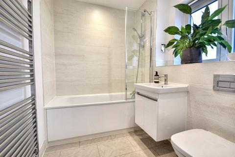 2 bedroom flat for sale, Kings Barton