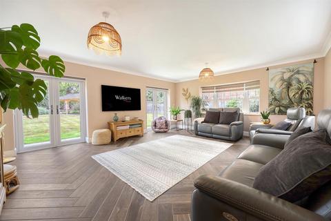 undefined, Billericay Road, Herongate, CM13
