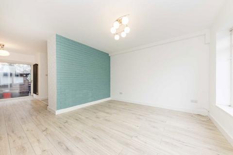 undefined, Campbell Close, Twickenham TW2