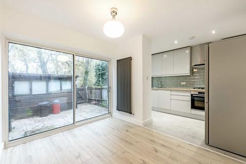 undefined, Campbell Close, Twickenham TW2
