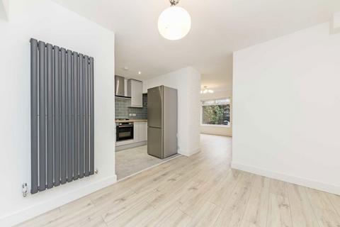 undefined, Campbell Close, Twickenham TW2