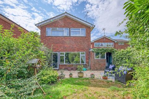 3 bedroom detached house for sale, Kiln Field, Hook End, CM15