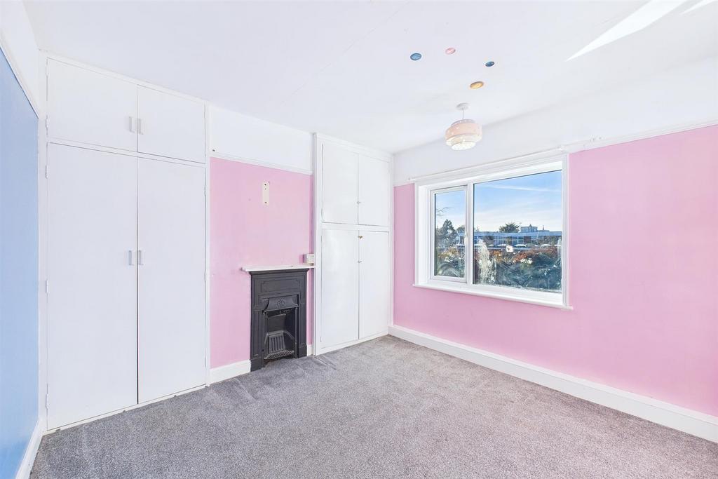 Bedroom 1.jpg