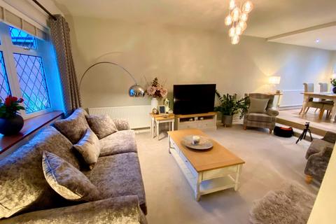 4 bedroom detached house for sale, Ferry Lane, Woodmansey, Beverley, East Riding of Yorkshi, HU17