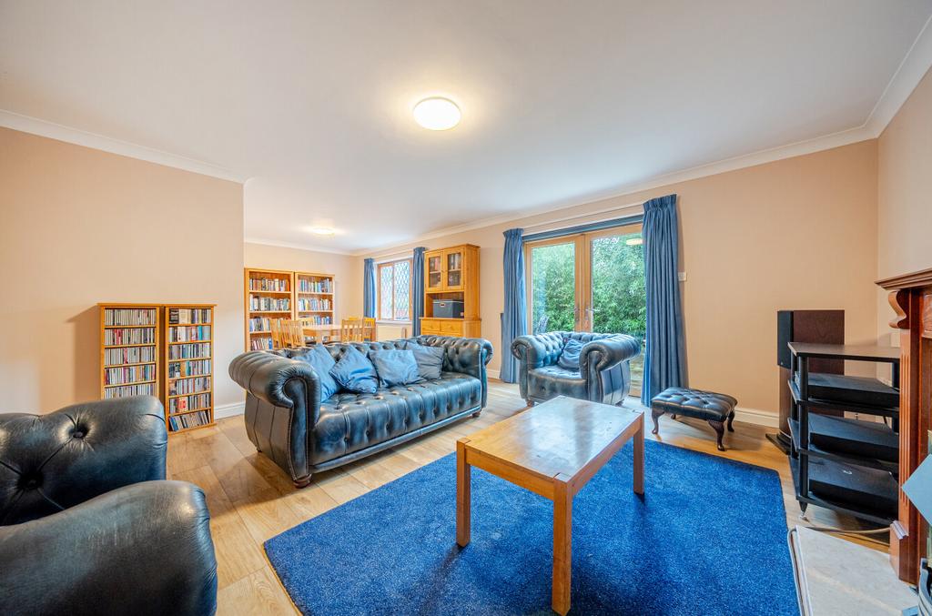 1386524-5-6931a52...