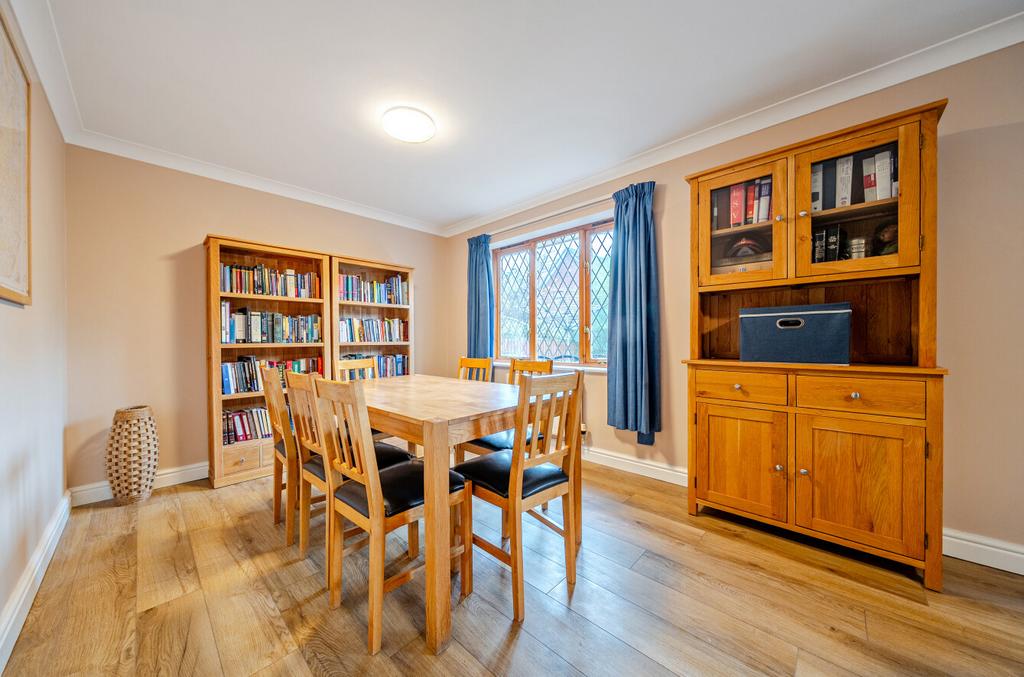 1386524-8-6931a52...