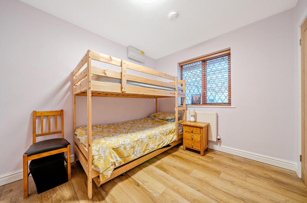 1386524-9-6931a52...