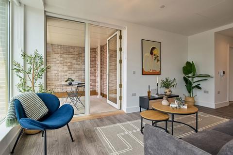 3 bedroom apartment to rent, Fortunes Dock, Canning Town London E16