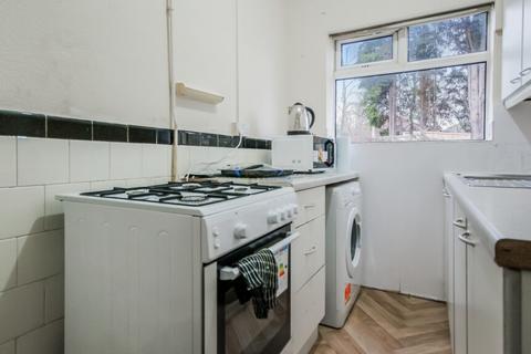 2 bedroom semi-detached house to rent, Cherington Road, Birmingham B29