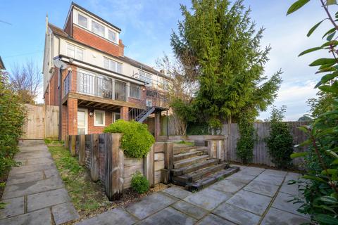 undefined, Henley Road, Reading RG4