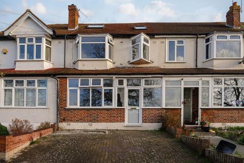5 bedroom terraced house to rent, Hobart Road, Worcester Park