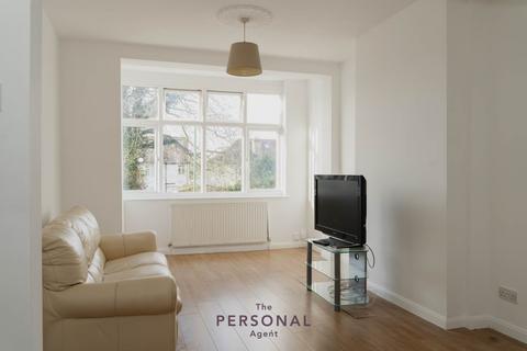 5 bedroom terraced house to rent, Hobart Road, Worcester Park