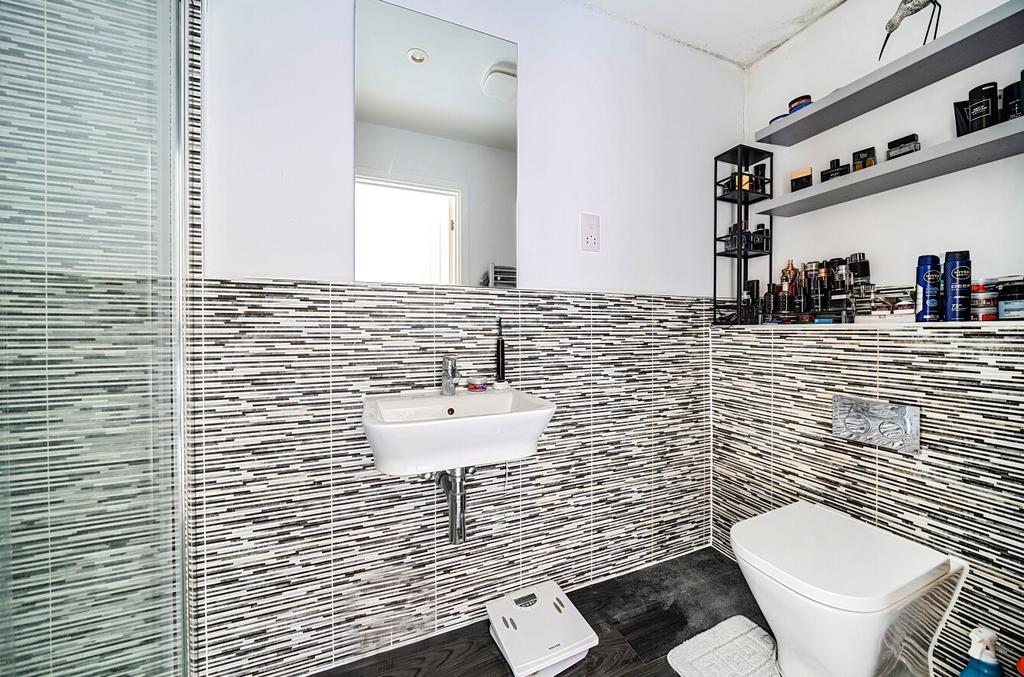 1387888-7-69394e5...