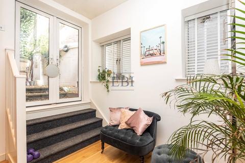 1 bedroom apartment for sale, Babik Court, 132 Shacklewell Lane, Hackney, E8