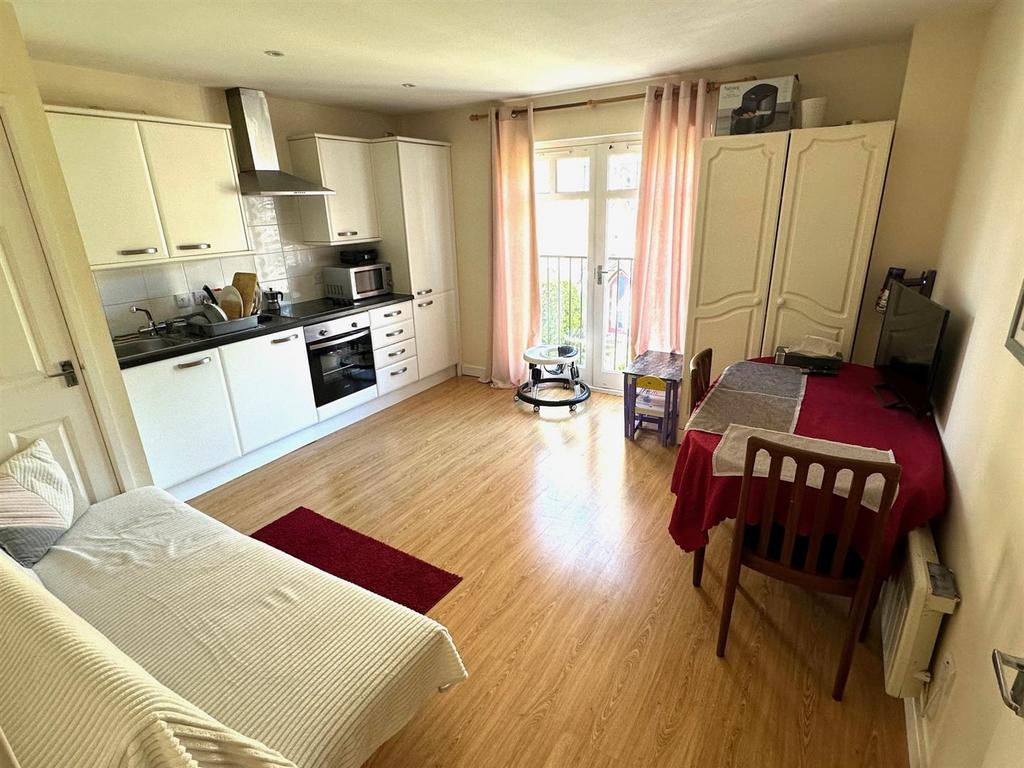 Lounge kitchen.jpg