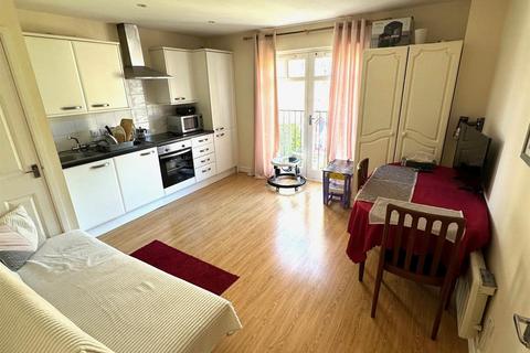 undefined, 21 Grosvenor Road, Aldershot GU11
