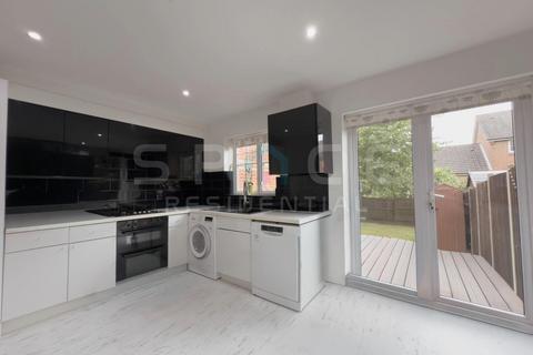 undefined, 3 bedroom town house in Magnolia Gardens HA8