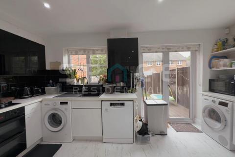 undefined, 3 bedroom town house in Magnolia Gardens HA8