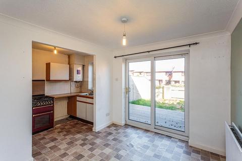 2 bedroom terraced house to rent, Hillview Road, Preston PR4