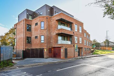 2 bedroom flat for sale, Larkshall Road, Chingford, E4