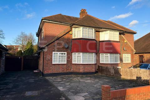 undefined, 3 Double bedroom house in Ranelagh Close HA8