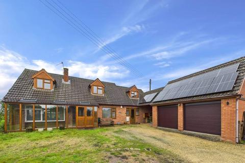 3 bedroom bungalow for sale, Kerswell Green, Worcester, Worcestershire, WR5