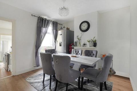 3 bedroom terraced house to rent, Cavendish Avenue, Gillingham