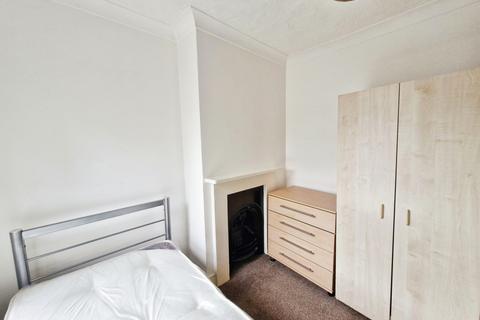 undefined, Room 4 198 Market Street, SO50