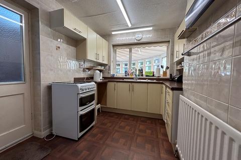 2 bedroom detached bungalow for sale, Wade Avenue, Coventry, CV3 6NE