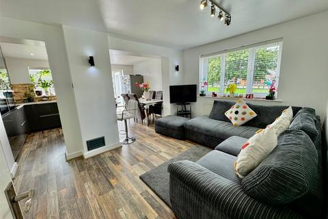 5 bedroom detached house for sale, Tiverton Drive, Warwickshire CV11