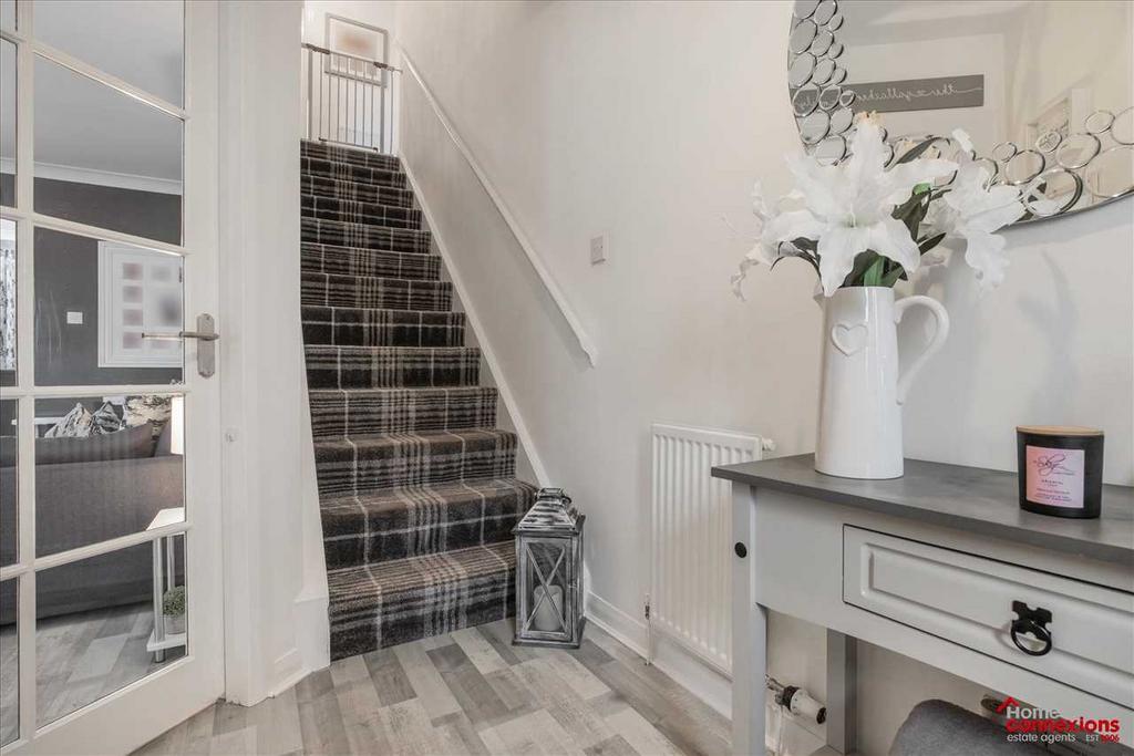 Entrance Hallway (2)