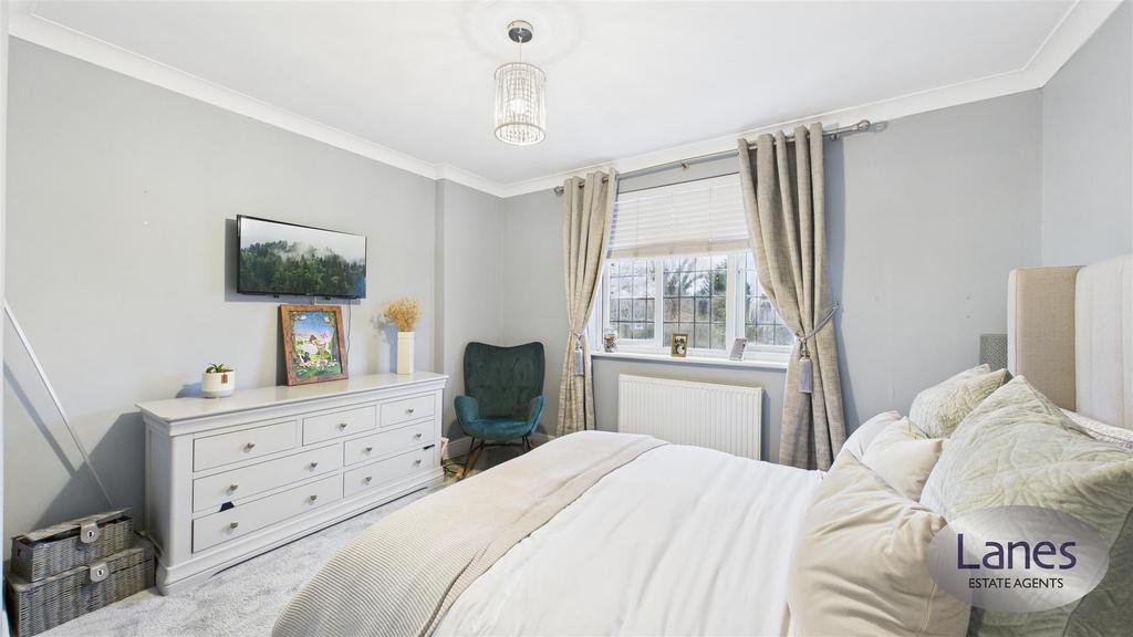 CAM05136 G0-PR0176-STILL008.jpg