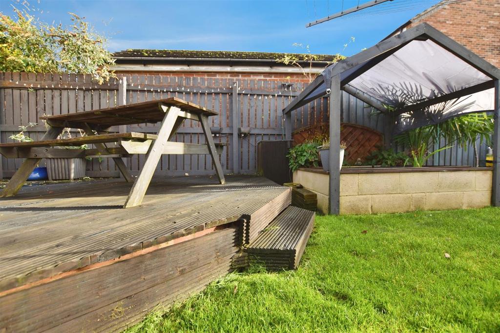 Decking &amp; Water Feature