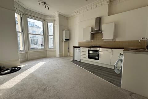 1 bedroom apartment to rent, Alhambra Road, Southsea