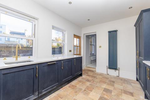 5 bedroom end of terrace house to rent, Gilford Road, Deal, Kent, CT14