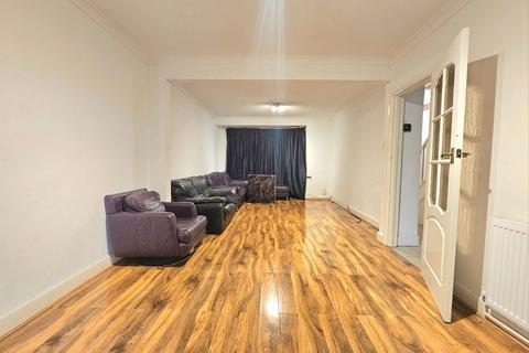 undefined, Mornington Crescent, Hounslow, TW5