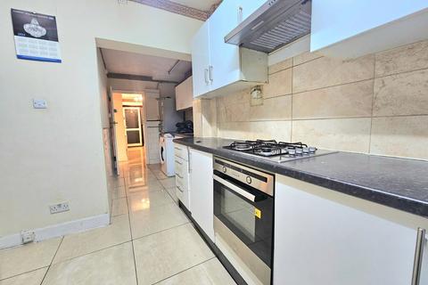 undefined, Mornington Crescent, Hounslow, TW5